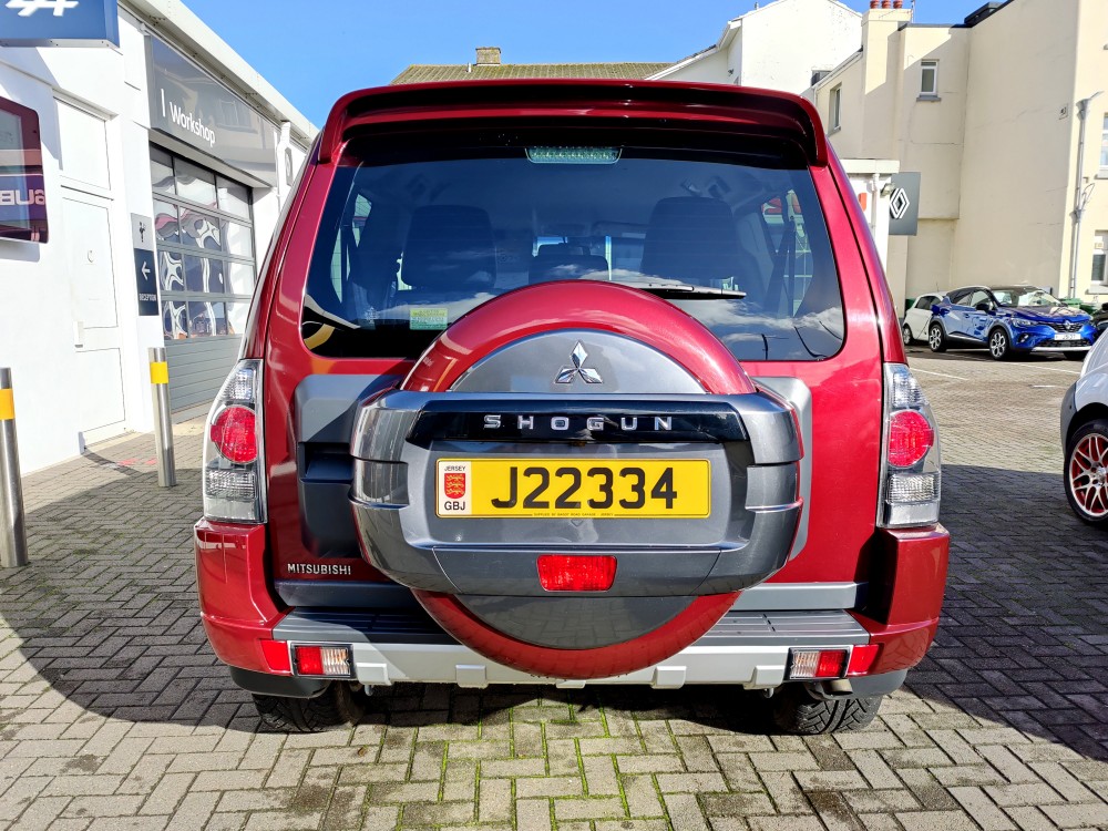 2018 Mitsubishi Shogun Barbarian 3.2 DI-DC 187 BHP SWB 4x4 Automatic 5 Door SUV