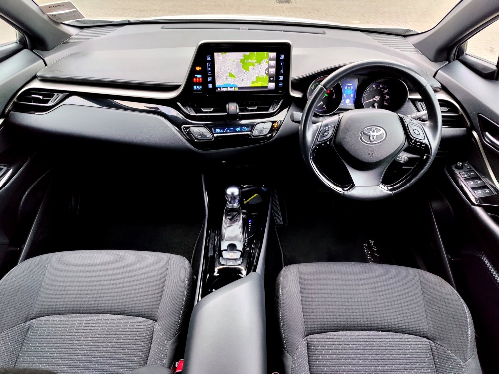 2018 Toyota C-HR Dynamic 1.8 VVT-I 120 BHP Hybrid CVT Automatic 5 Door SUV
