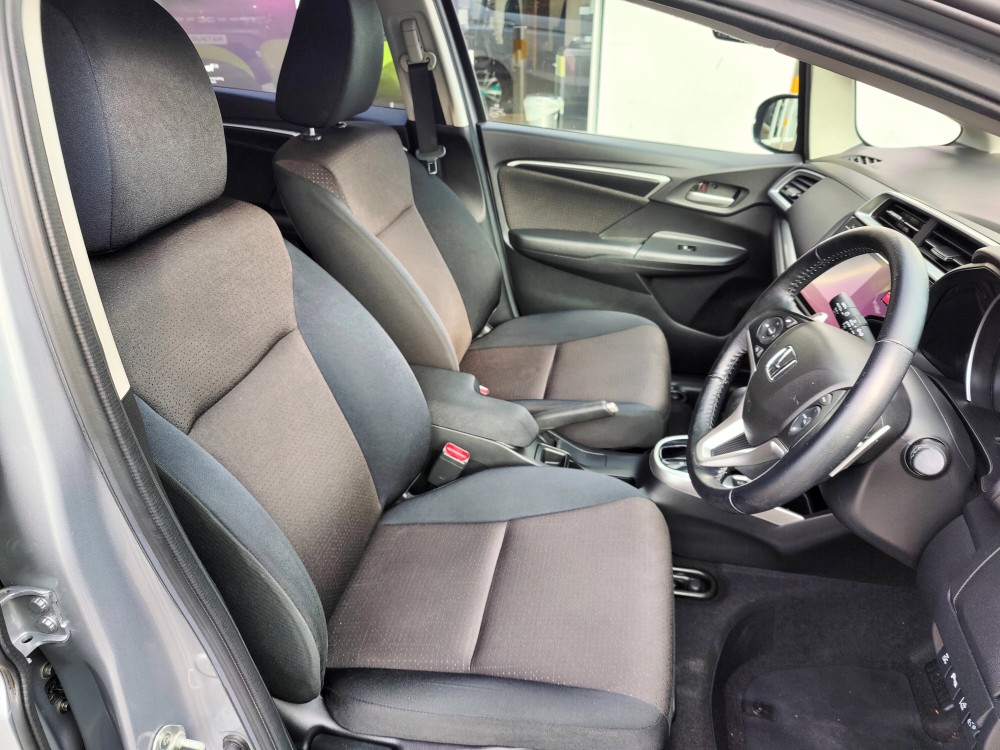 J30465 2017 Honda Jazz EX 1.3 i-VTEC 102 PS Automatic 5 Door Hatch